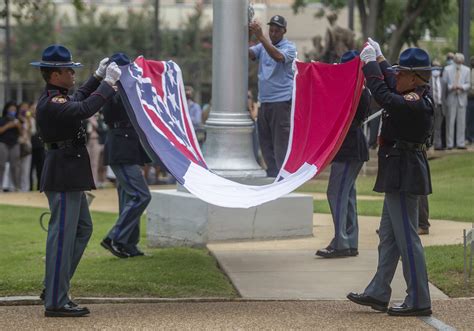 Expert tells Mississippi state flag redesign commission: 'Keep it simple.'