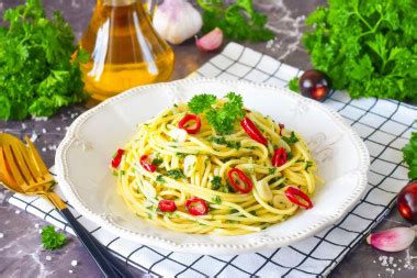 Макароны спагетти с чесноком рецепт фото пошагово и видео - 1000.menu