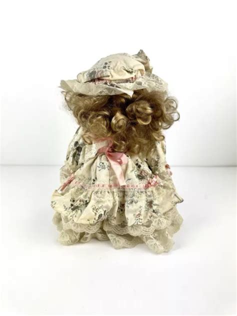 Ancienne Poup E En Porcelaine De Collection Fille Blonde Robe Blanche Cm Eur Picclick Fr