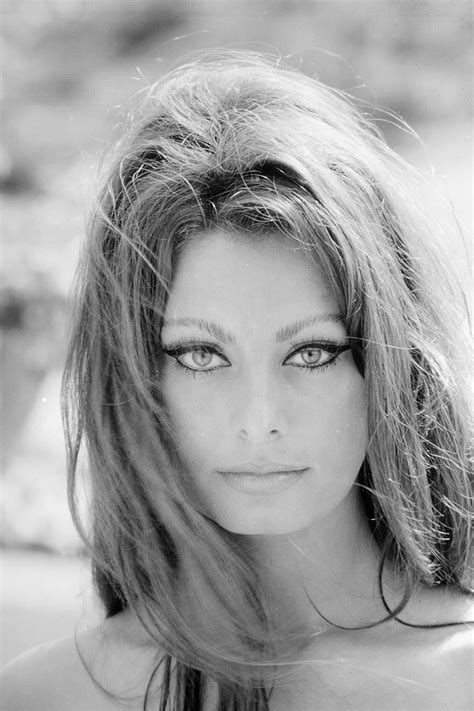 Sophia Loren S Iconic Style In Photos Sophia Loren Ph