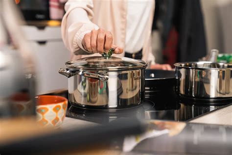 Кастрюля с крышкой Tefal Cook Eat 24 см B9214674, цена 4399.00 руб. в ...