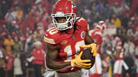 Isiah Pacheco Kansas City Chiefs RB Undergoes Minor Shoulder Surgery