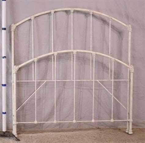 White metal full size bed with black metal bedframe; 68-4601 - R.H. Lee & Co. Auctioneers