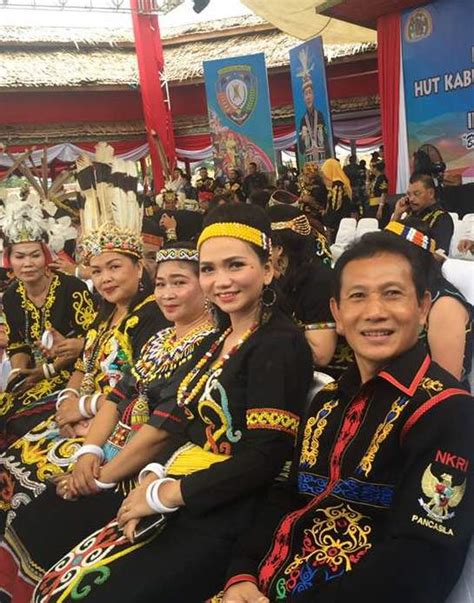 history  dayak dayak menulis   bibliopedia