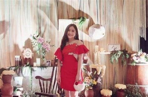 Video Lawas Aliando Syarief Benarkan Baju Terbuka Prilly Latuconsina