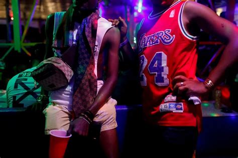 La Polic A De Nigeria Irrumpi En Una Boda Gay Y Arrest A Personas Infobae