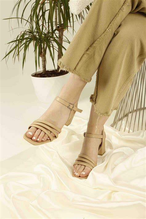 Biyeli Kad N Topuklu Sandalet Nude C Lt