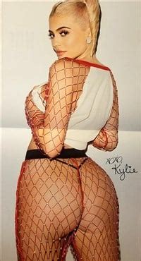 Kylie Jenner Flaunts Her Tits And Ass In Leaked 2017 Calendar Pics