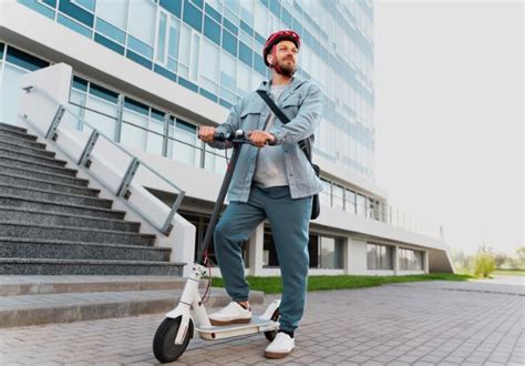 Comment conduire un scooter électrique Scooter and Bike rental