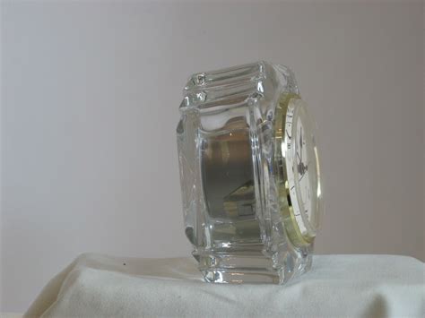 Vintage Bulova Quartz Clock Beautiful Crystal 4567590481