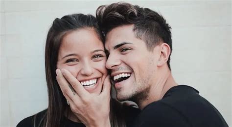 Las Inesperadas Fotos Hot De Fer V Zquez De Rombai Y Su Novia Emi Mernes Tn