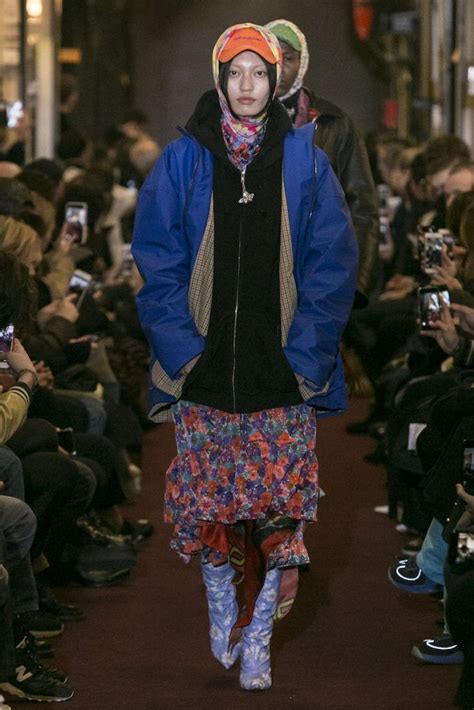 Vetements FW18 | Cuando lo urbano respira vintage - HIGHXTAR.