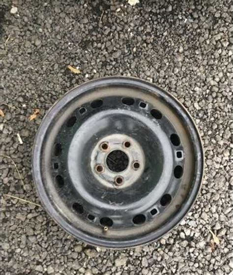 Volkswagen polo стальной диск R15 | Festima.Ru - Мониторинг объявлений