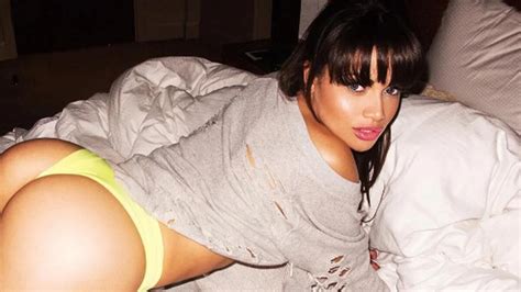 La Polic A Hot Que Posa En Lencer A Er Tica Infobae