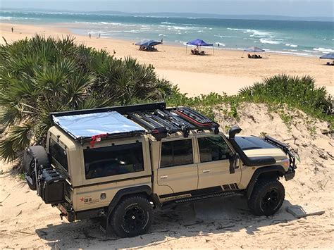 land cruiser pick up truck 13
