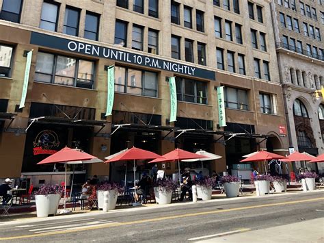 Los Angeles Landmarks: Historic Grand Central Market - Metropolitan Molly