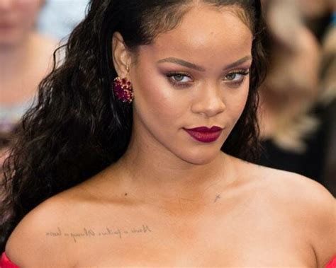 Tatuagens De Rihanna Um Tour Pelas Tattoos Da Estrela Pop Fashion