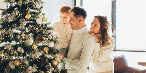 Как красиво нарядить елку в 2022 году — идеи, елки знаменитостей (фото ...