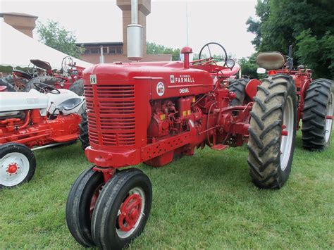 Farmall Super Md Diesel Farmall Tractors Old Tractors Antique