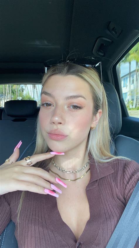 Sissy Sheridan 04/14/2022 • CelebMafia
