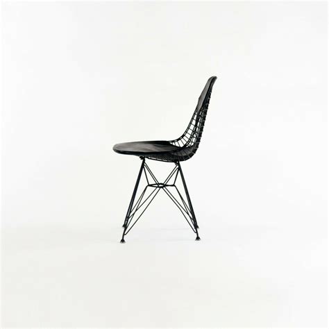 Set Of Herman Miller Eames Dkr Wire Dining Chairs W Base And Bikini Pads For Sale At
