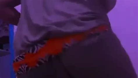 Une Bonne MILF Au Gros Cul Free MILF A Porn F4 XHamster