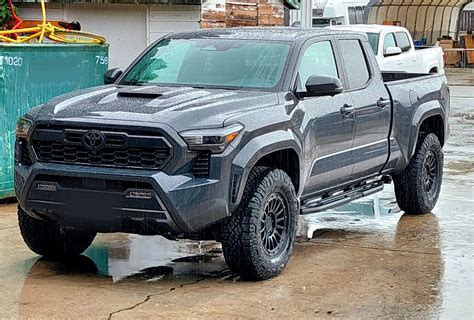 Wrangler Duratrac RT 285/70r17 Tires and Method 314 +25 offset wheels