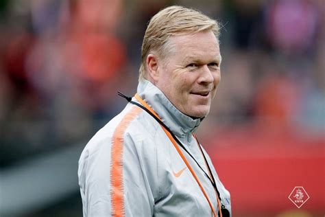 Ronald Koeman ex zagueiro do Barcelona é confirmado como novo