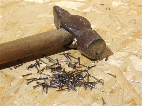 Забивание гвоздей: Как правильно забить гвоздь | Строительный портал ...