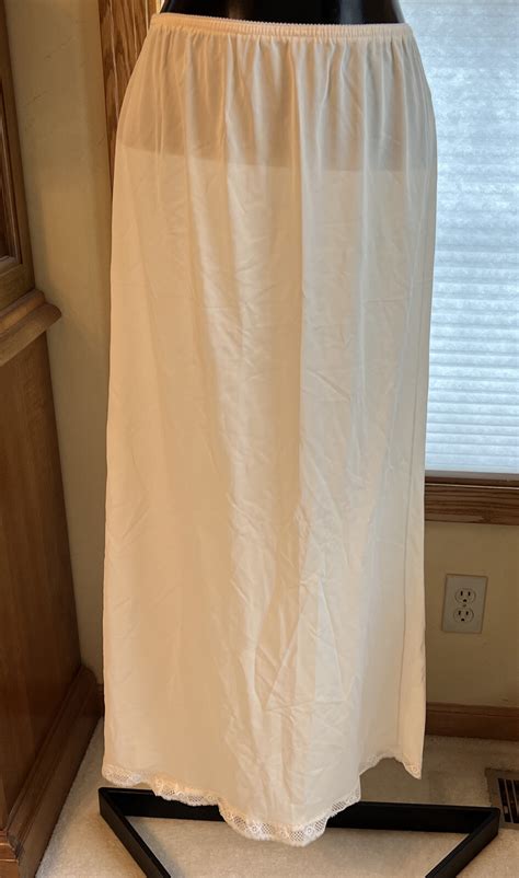 Fortune Lingerie VINTAGE Long Half Slip Off White Lac Gem