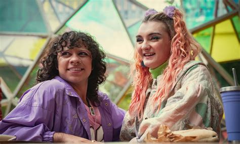 Los protagonistas de Sex Education cambian su rompedora escena de sexo trans Queríamos hacerlo