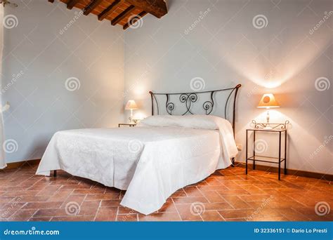 Camera Da Letto Rustica Immagine Stock Immagine Di Base 32336151
