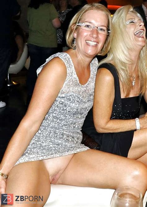 Mature Gilf Upskirt