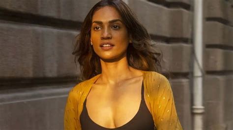 Actress Model Shruthy Menon Looking Beautiful And Hot In New Photoshoot News In Malayalam