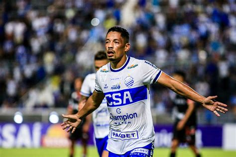 Tomas Bastos Foi O Jogador Mais Partidas Pelo Csa Em