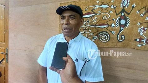 Ciptakan Pilkada Damai Di Papua Tokoh Adat Sentani Orgenes Kaway Ajak