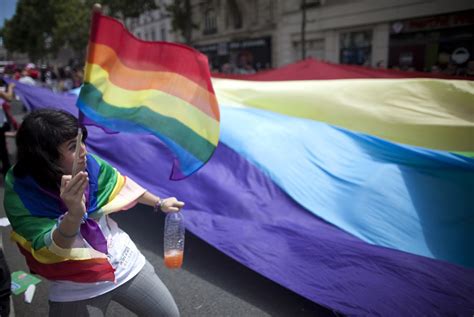 Dianggap Gerakan Ekstremis Rusia Resmi Larang LGBT Ihram Co Id