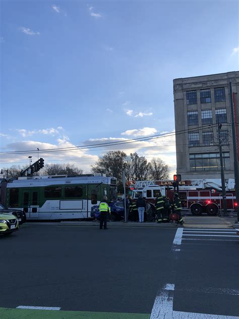 Sarah Scire on Twitter: "Looks like @MBTA Green Line train hit a car