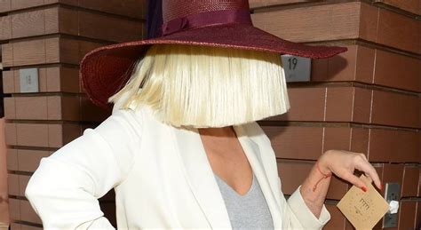 Sia Leaked Her Own Nude Photos To Get Back At Paparazzi