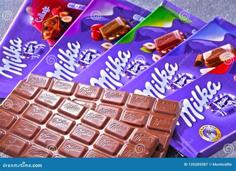 Сортированные шоколады Milka Редакционное Фотография - изображение ...