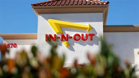 Former In-N-Out employee sues burger chain for hair discrimination