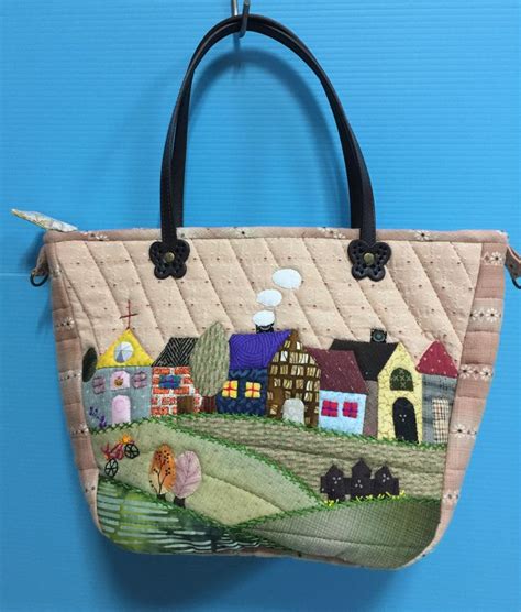 Pin by Miaa Mia on Miaa mia手作 | Quilted tote bags, Bag pattern, Quilted ...