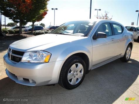 Bright Silver Metallic Dodge Avenger Sxt Photo