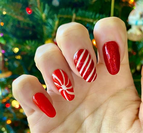 Candy Cane Nails Candy Cane Nails Painted Nail Art Nails