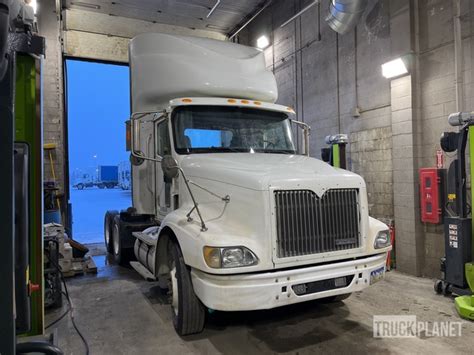 2000 International 9200i 6x4 Ta Day Cab Truck Tractor In Anchorage