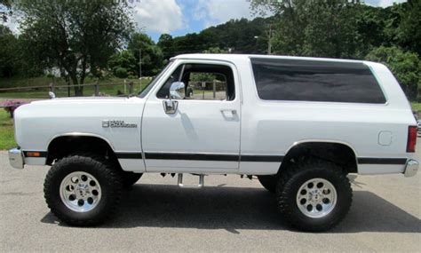 1993 Dodge Ramcharger - Information and photos - MOMENTcar