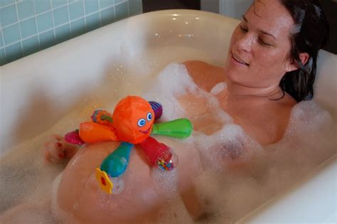 Beautiful Pregnant Wife Shower Nudes Porn Pictures XXX Photos Sex