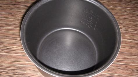 Какая чаша для мультиварки лучше: керамическая или антипригарная, какую ...