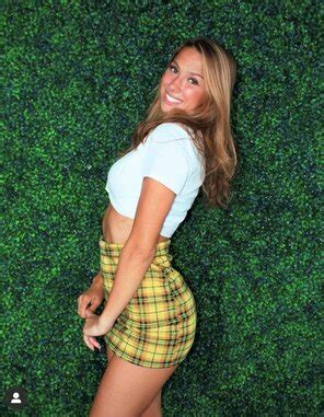 Hot Social Media Slut Mirianna Is A Dirty Girl Photo Gallery