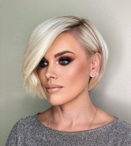 Short Side Parted Pearl Blonde Bob Trendy Bob Hairstyles Blonde Bob Hairstyles Short Blonde